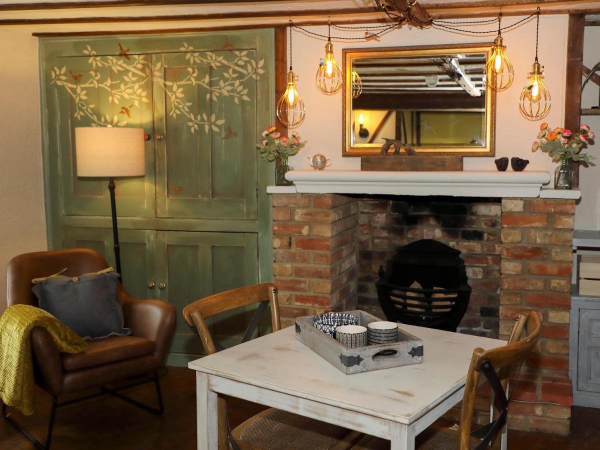 Woodleys Cottage Woburn Sands Exteriör bild